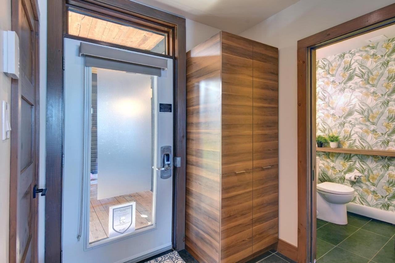 Premium Suite With Lake View And Resort Access Lac Superieur Exterior photo