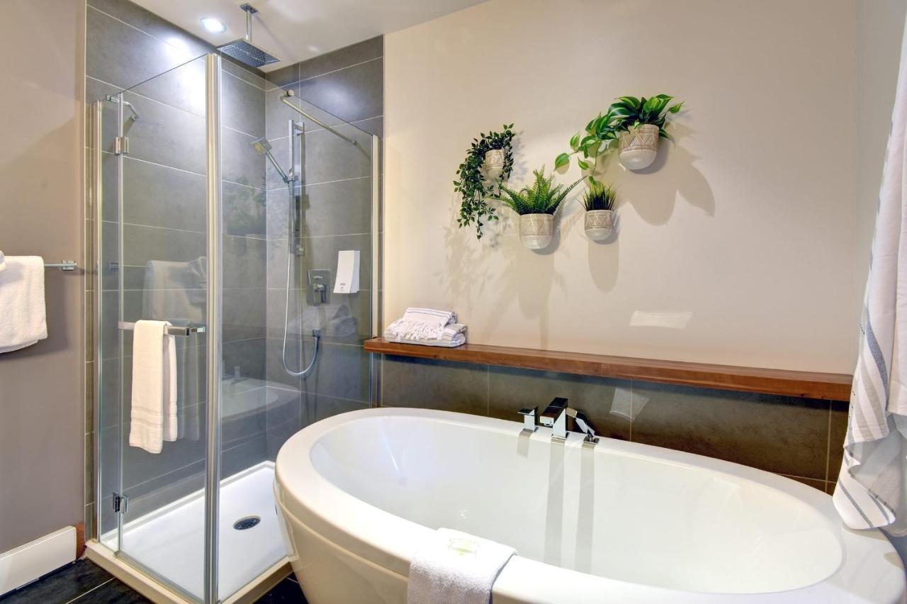 Premium Suite With Lake View And Resort Access Lac Superieur Exterior photo