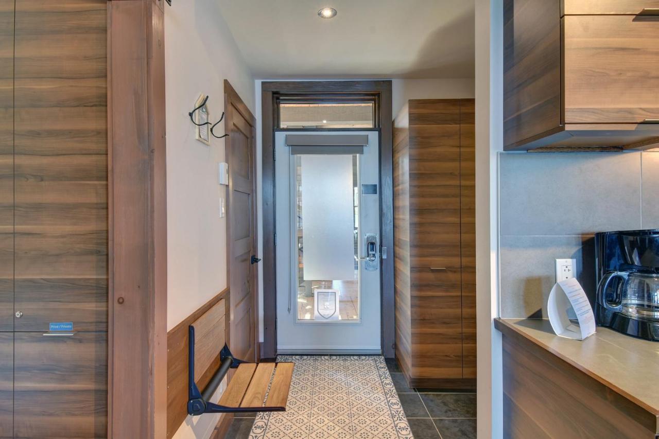 Premium Suite With Lake View And Resort Access Lac Superieur Exterior photo